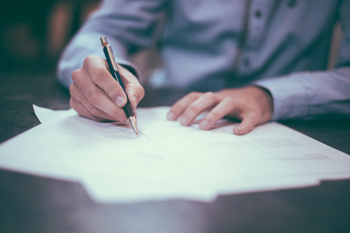 AI Contract Tools for Freelancers